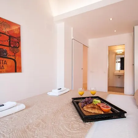 Short Group Gracia Serviced Apartment