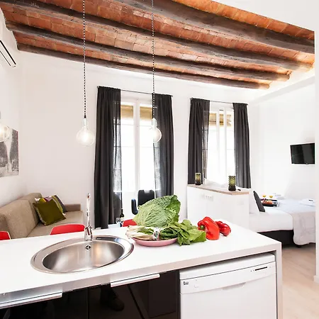 Short Group Gracia Serviced Apartment