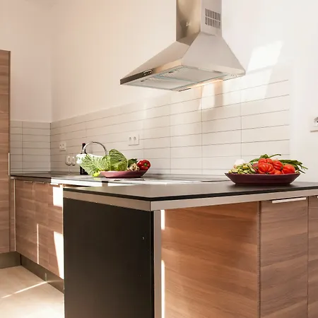 Short Group Gracia Serviced Apartment *